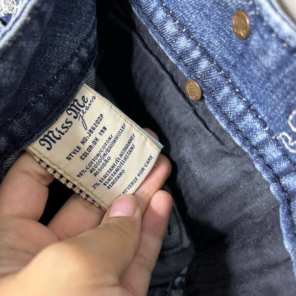 Miss Me JB6200P Boyfriend Capri Jeans Women's Size 28 - Picture 6 of 14